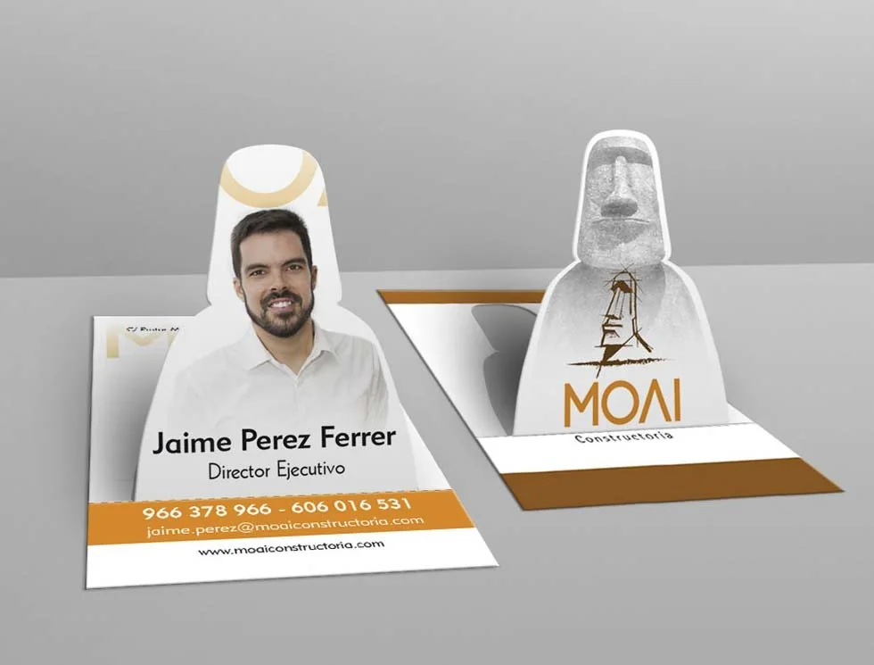 MOAI — tarjetas troqueladas con la silueta del moái