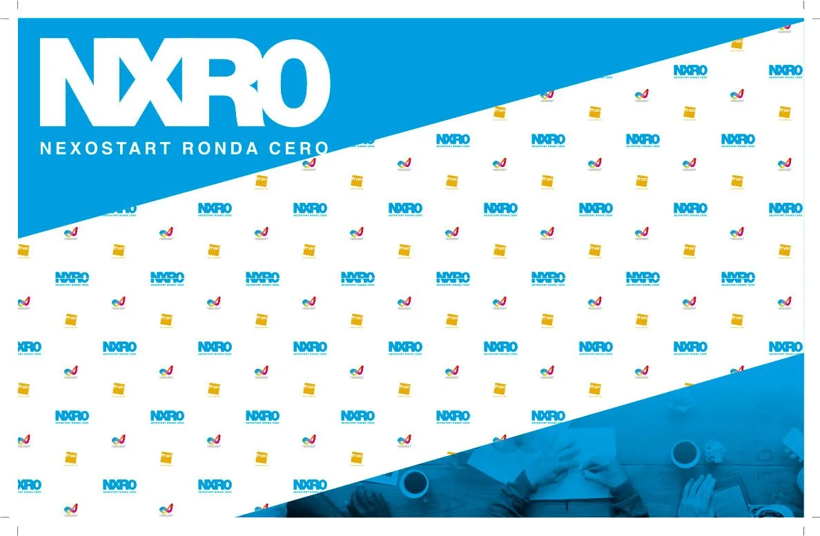 NXR0 — fondo de escenario con patrón