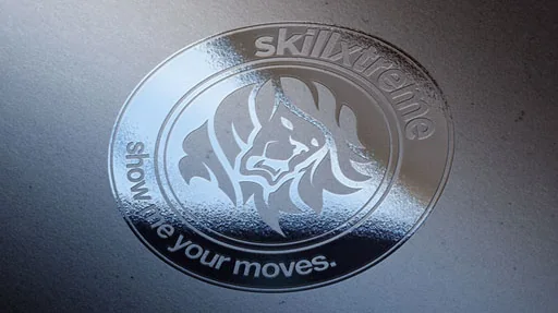 Skillxtreme — logotipo en relieve